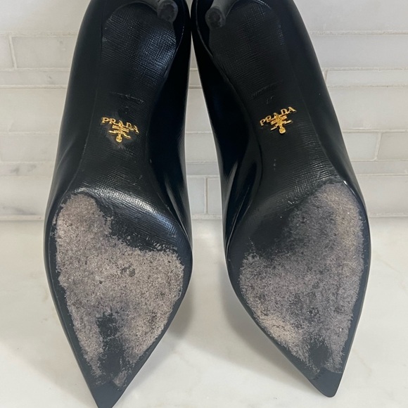 PRADA Saffiano textured patent leather pumps - Picture 3 of 7